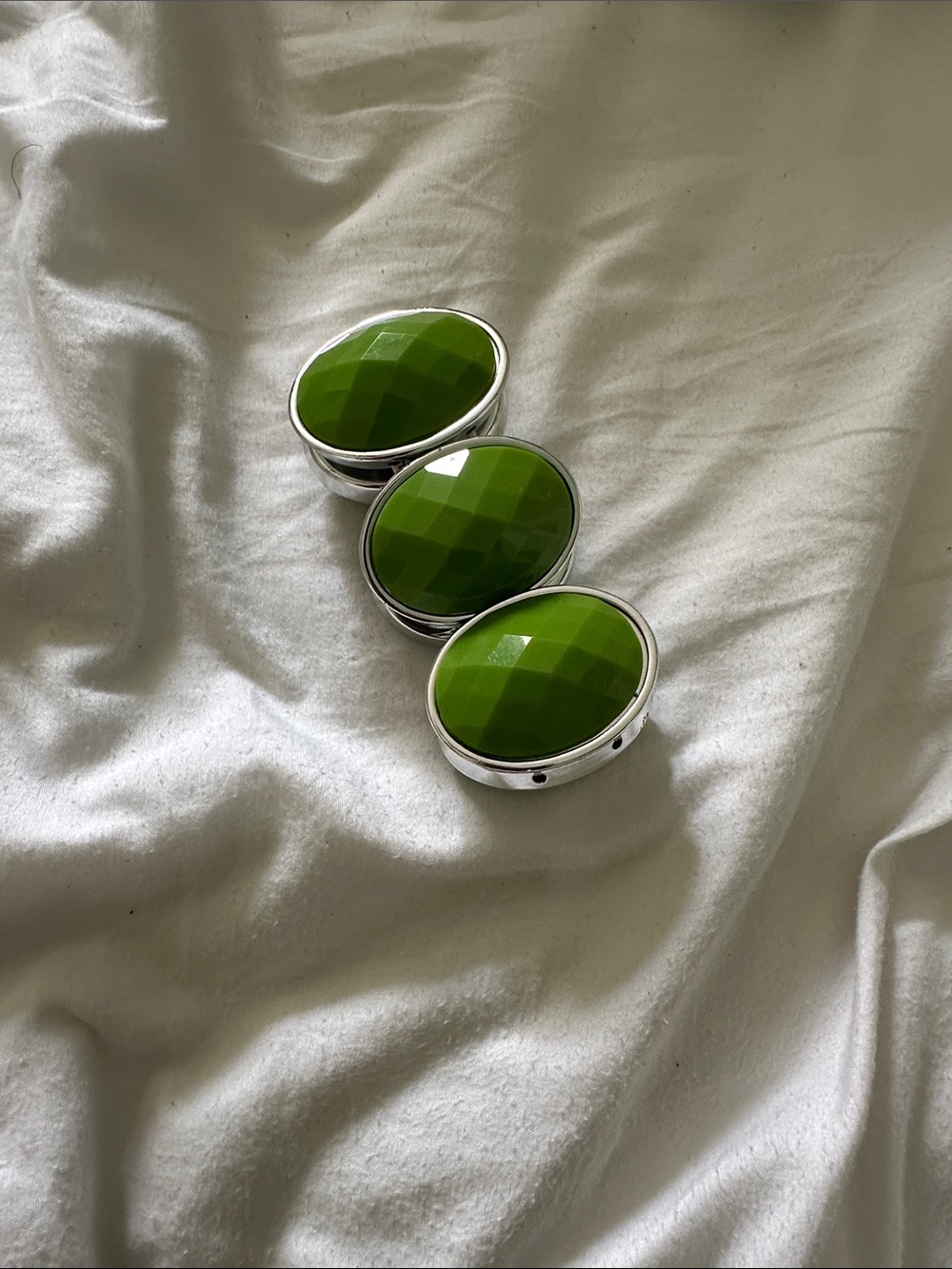 Green Oval Statement Stretchable Bracelet - Women Jewelry - Picture 5 of 5